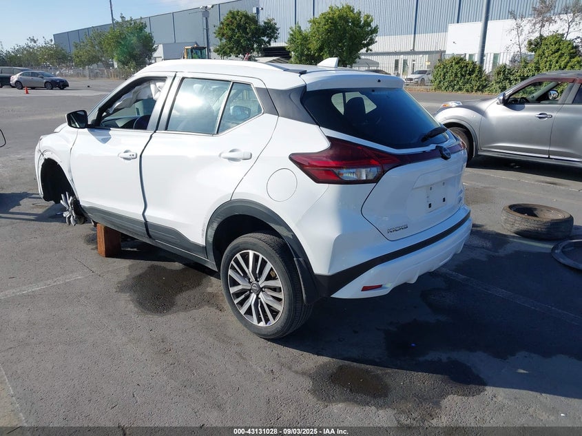 3N1CP5CV9PL565876 2023 NISSAN KICKS photo no. 3