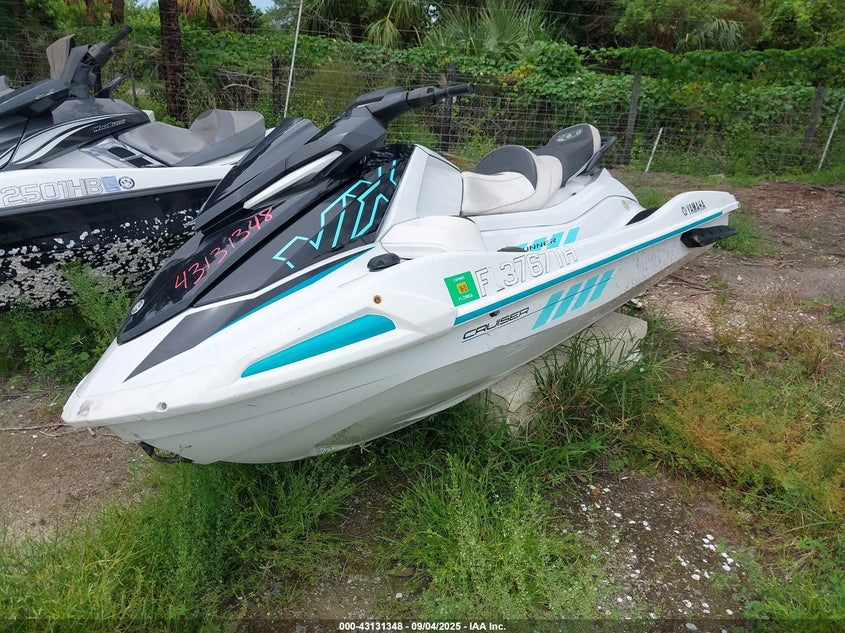 2022 Yamaha Vx white null null YAMA1680I122 photo #3