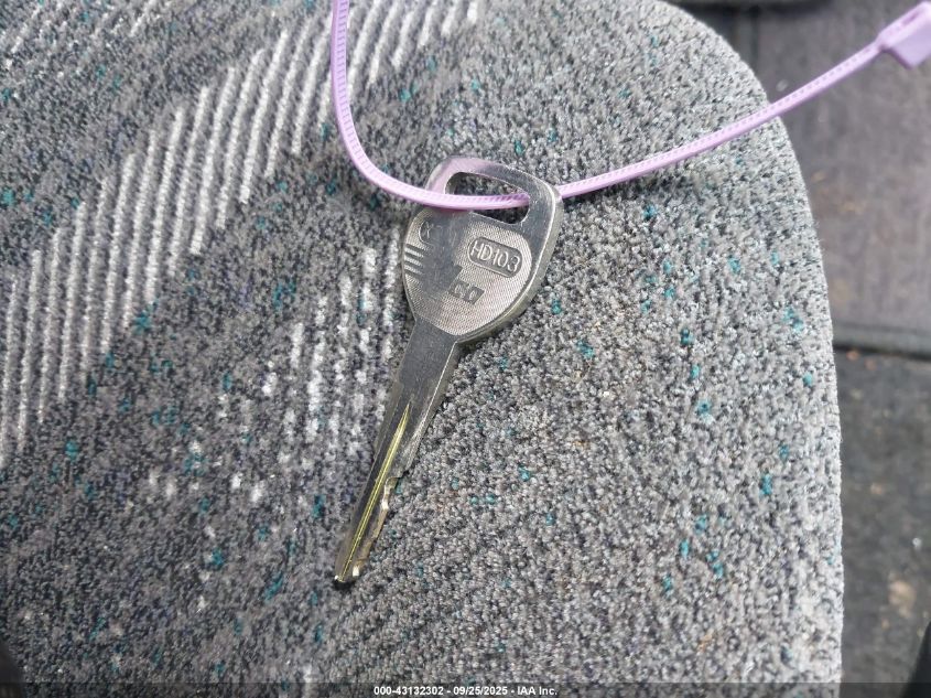 1999 Honda Cr-V Lx VIN: JHLRD1848XC073850 Lot: 43132302