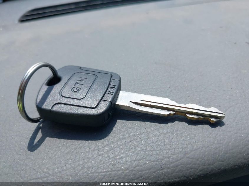 2005 Mercury Grand Marquis Gs VIN: 2MEFM74W95X626840 Lot: 43132578