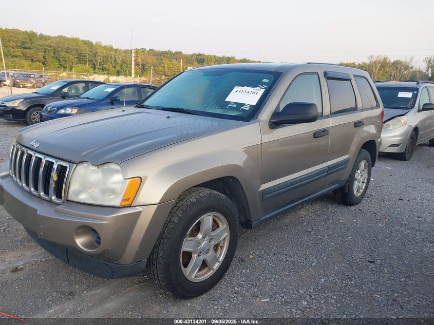 2005 Jeep Grand Cherokee Laredo gold other gasoline 1J4GR48K35C710592 photo #3
