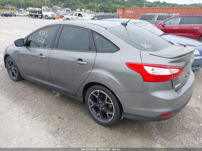 2013 FORD FOCUS SE - 1FADP3F27DL240437