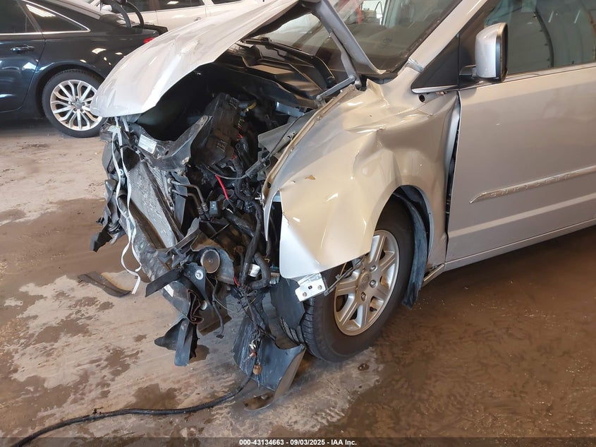 2011 Chrysler Town & Country Touring VIN: 2A4RR5DG6BR716177 Lot: 43134663