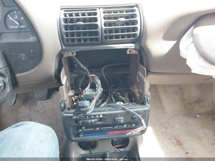 1998 Saturn Sl2 VIN: 1G8ZJ5270WZ203979 Lot: 43135380