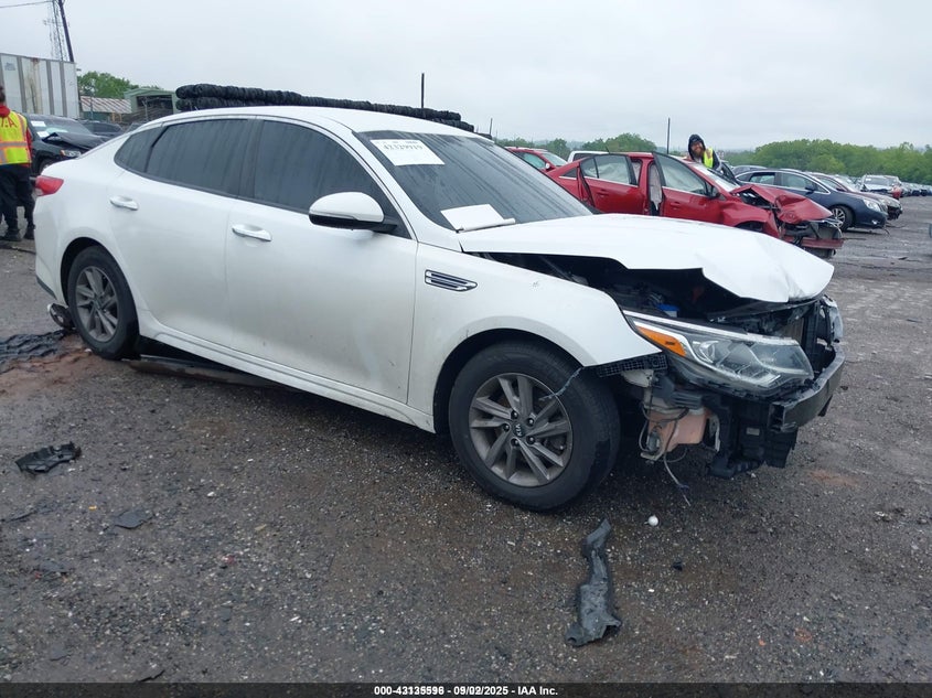 2020 Kia Optima Lx 5XXGT4L37LG394215 photo #1