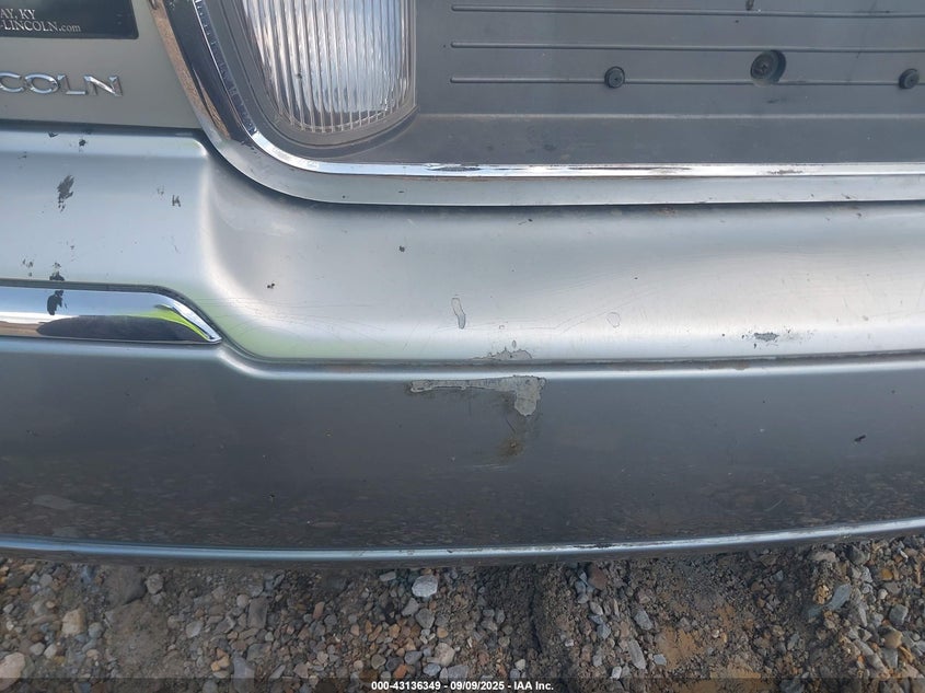 2006 Lincoln Town Car Signature Limited VIN: 1LNHM82V96Y616476 Lot: 43136349