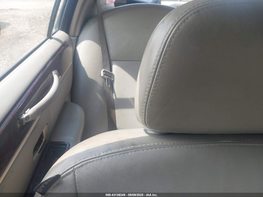 2006 Lincoln Town Car Signature Limited VIN: 1LNHM82V96Y616476 Lot: 43136349