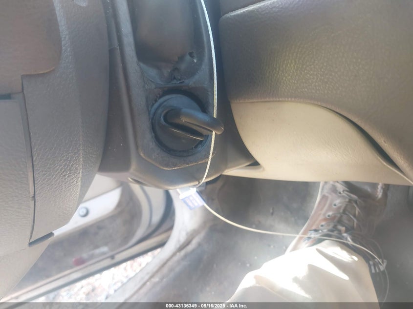 2006 Lincoln Town Car Signature Limited VIN: 1LNHM82V96Y616476 Lot: 43136349