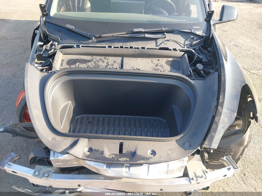 2022 Tesla Model Y Long Range Dual Motor All-Wheel Drive VIN: 7SAYGDEE4NF440177 Lot: 43136503