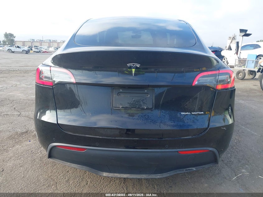 2022 Tesla Model Y Long Range Dual Motor All-Wheel Drive VIN: 7SAYGDEE4NF440177 Lot: 43136503