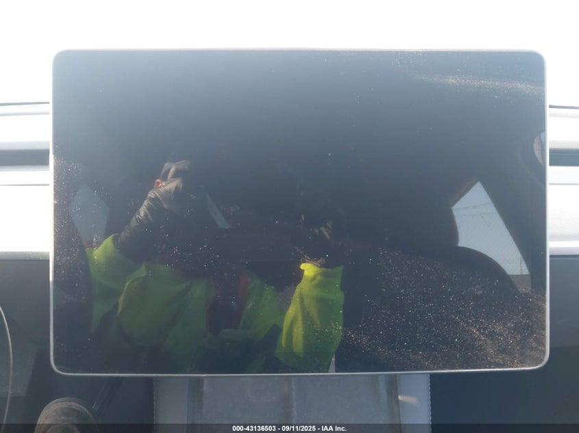 2022 Tesla Model Y Long Range Dual Motor All-Wheel Drive VIN: 7SAYGDEE4NF440177 Lot: 43136503