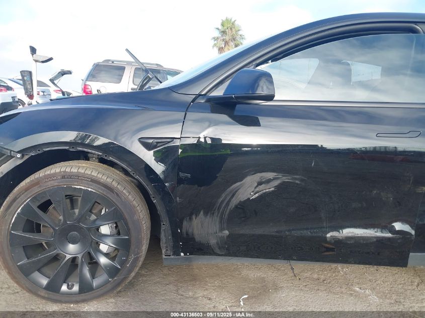 2022 Tesla Model Y Long Range Dual Motor All-Wheel Drive VIN: 7SAYGDEE4NF440177 Lot: 43136503