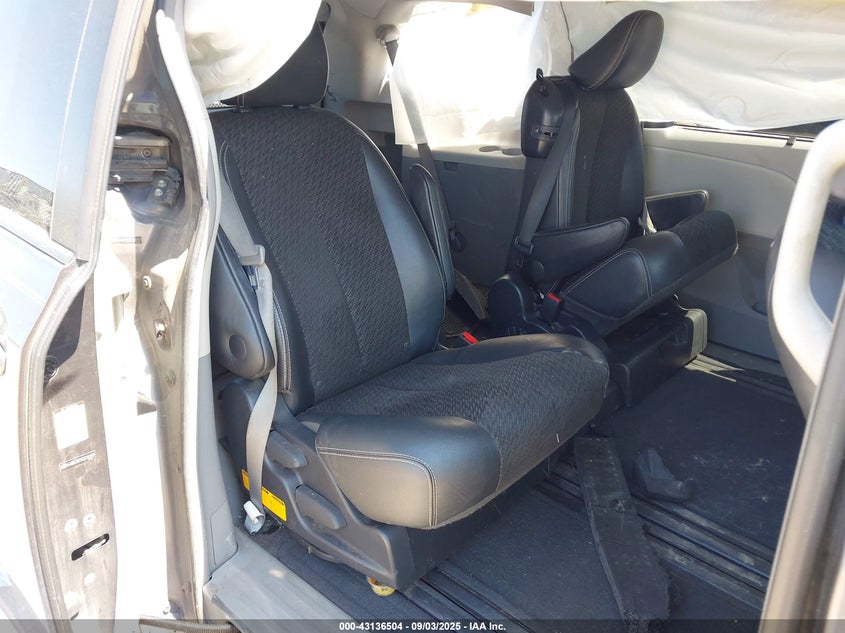 2012 Toyota Sienna Se 8 Passenger VIN: 5TDXK3DC5CS232979 Lot: 43136504