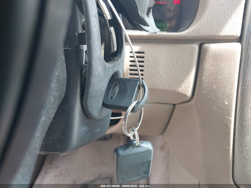 2004 Ford Explorer Xlt VIN: 1FMZU63K54UB65998 Lot: 43136586