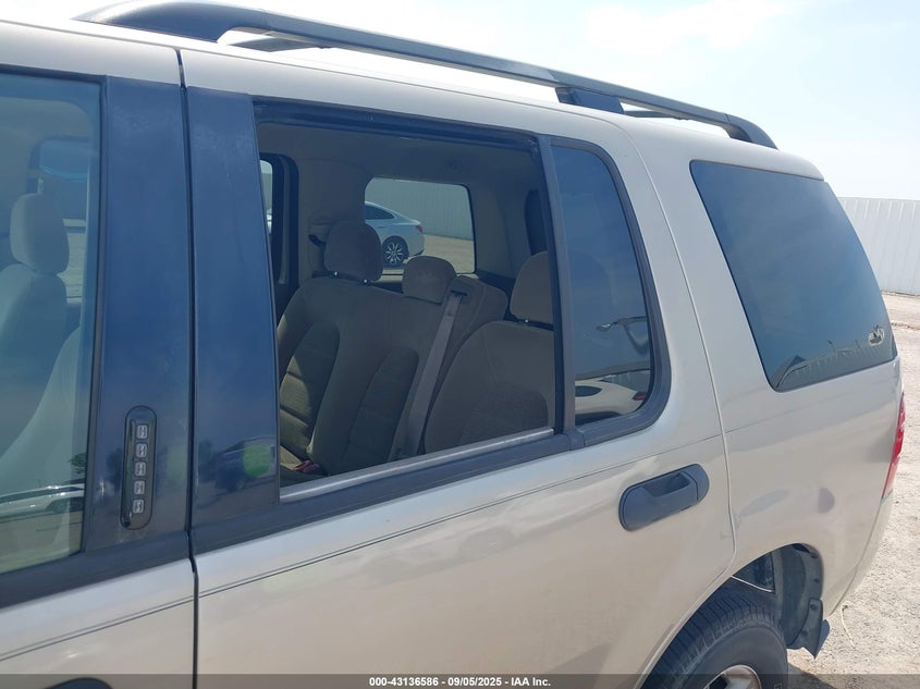 2004 Ford Explorer Xlt VIN: 1FMZU63K54UB65998 Lot: 43136586