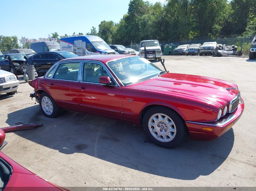 1998 Jaguar Xj8 VIN: SAJHX124XWC812886 Lot: 43136704