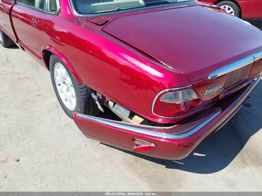 1998 Jaguar Xj8 VIN: SAJHX124XWC812886 Lot: 43136704