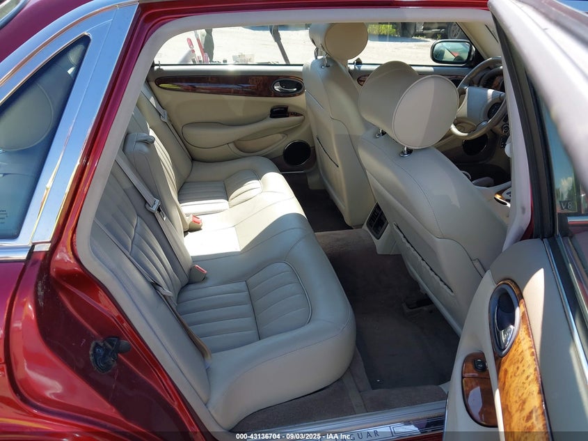 1998 Jaguar Xj8 VIN: SAJHX124XWC812886 Lot: 43136704