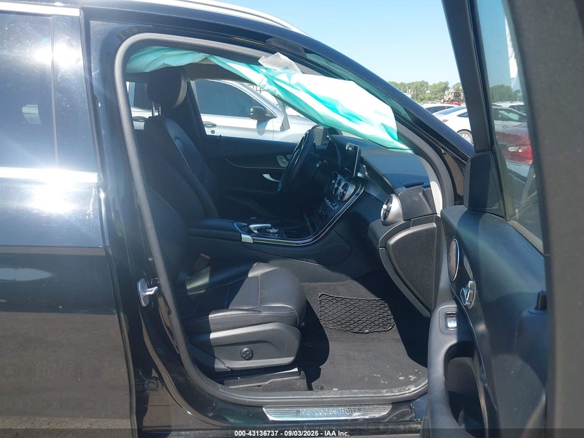 2016 MERCEDES-BENZ GLC 300 - WDC0G4JB2GF030878