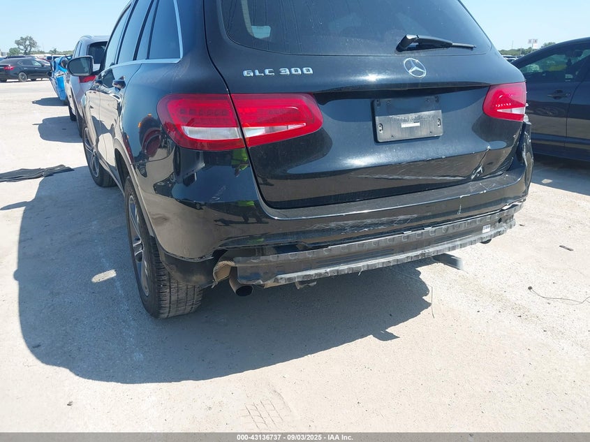 2016 MERCEDES-BENZ GLC 300 - WDC0G4JB2GF030878