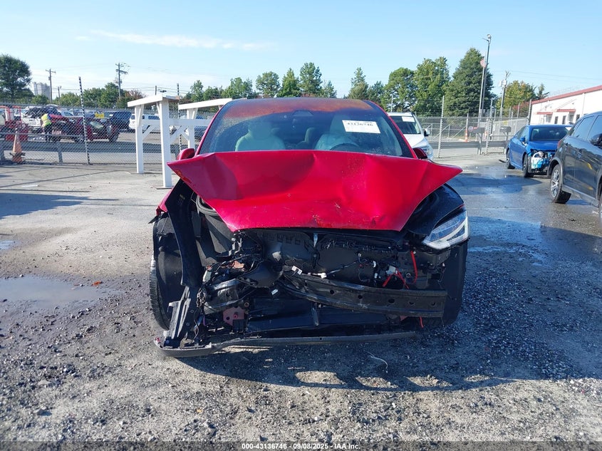 2018 Tesla Model X 100D/75D/P100D VIN: 5YJXCBE28JF112916 Lot: 43136746