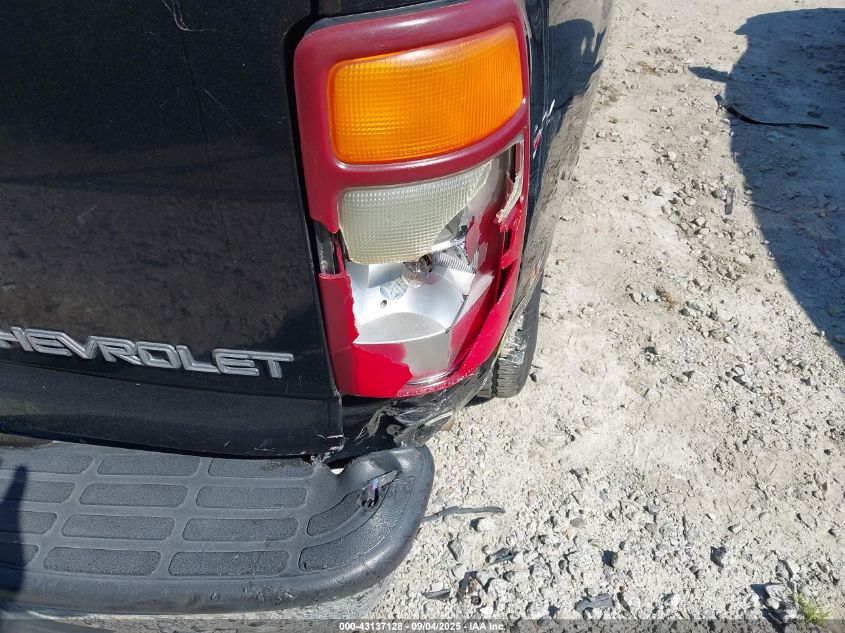 2001 Chevrolet Tahoe Lt VIN: 1GNEC13T81R111912 Lot: 43137128