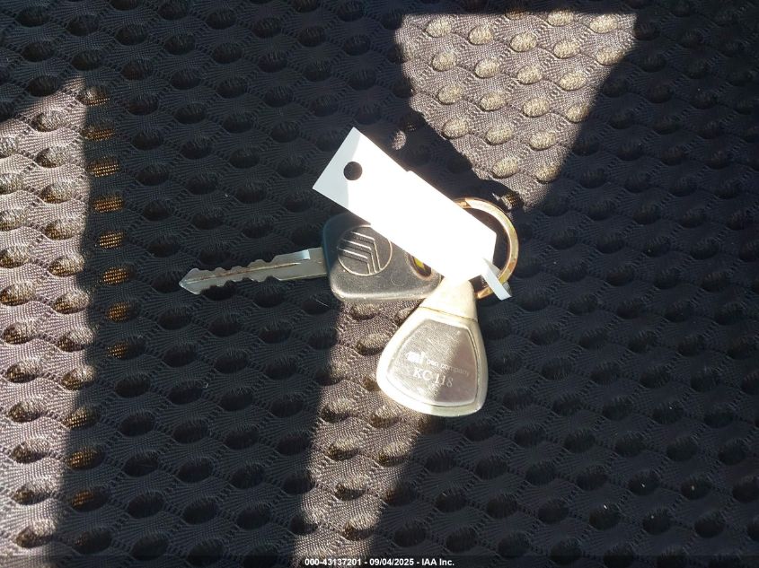 2001 Mercury Cougar V6/V6 S VIN: 1ZWFT61L415625396 Lot: 43137201