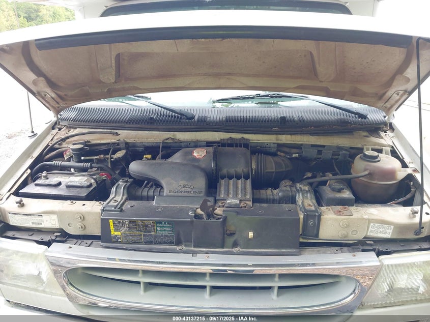 2002 Ford E-450 Cutaway VIN: 1FDXE45S72HA18688 Lot: 43137215