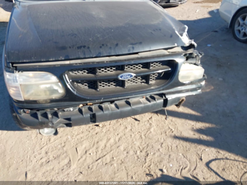 2000 Ford Explorer Xls VIN: 1FMDU62XXYZA97309 Lot: 43137281
