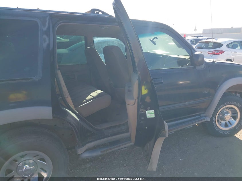 2000 Ford Explorer Xls VIN: 1FMDU62XXYZA97309 Lot: 43137281