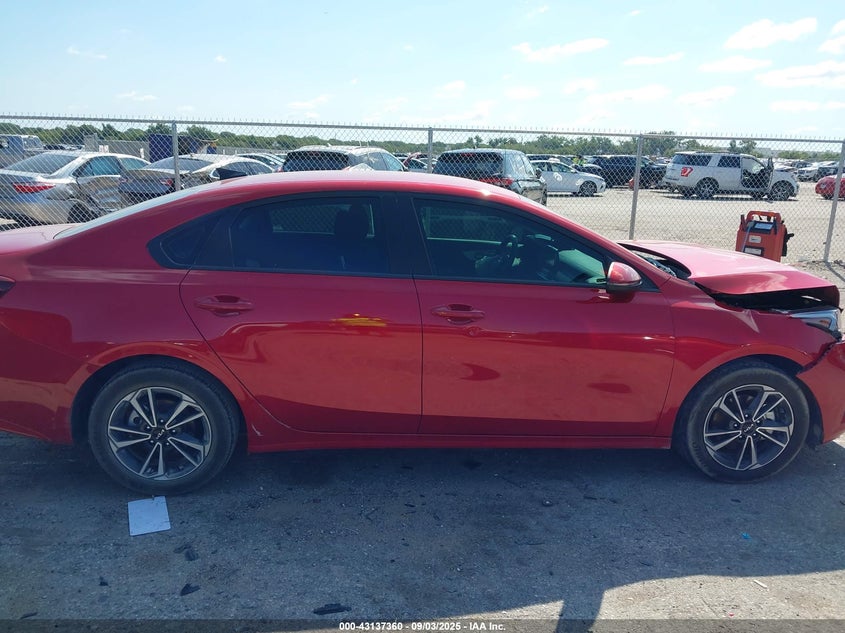 2024 Kia Forte Lxs VIN: 3KPF24AD4RE794454 Lot: 43137360