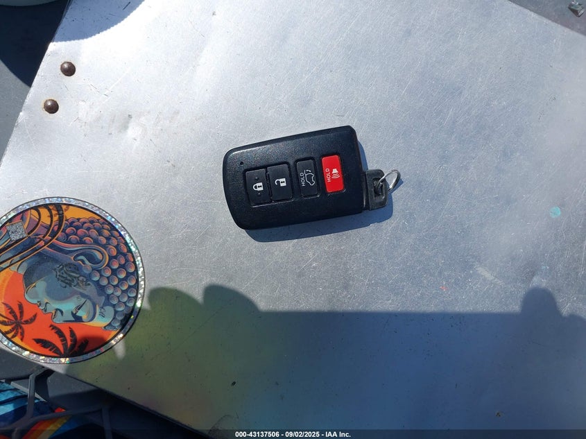 2018 TOYOTA RAV4 HYBRID SE - JTMJJREV1JD209705