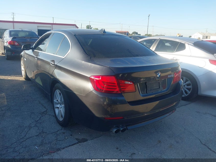 WBAFR1C57BC746859 2011 BMW 5ER photo no. 3