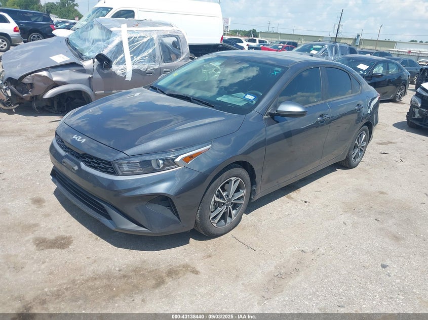 3KPF24AD5NE460878 2022 KIA FORTE photo no. 2