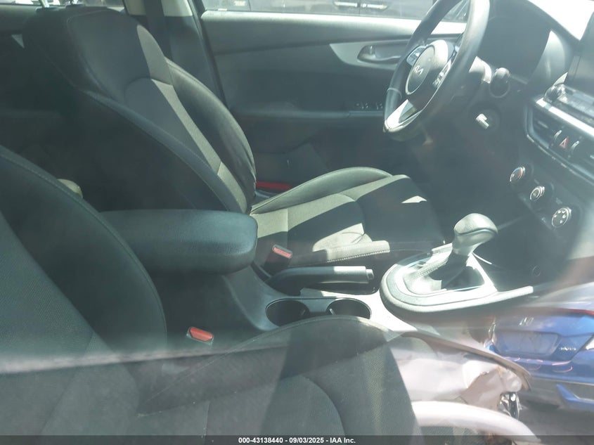 3KPF24AD5NE460878 2022 KIA FORTE photo no. 5