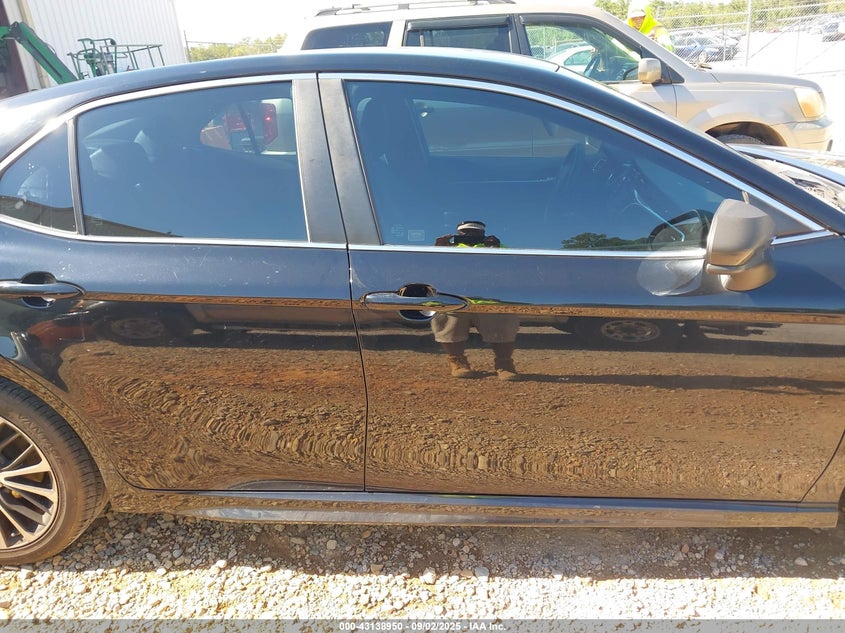 2018 TOYOTA CAMRY SE - 4T1B11HK7JU064530