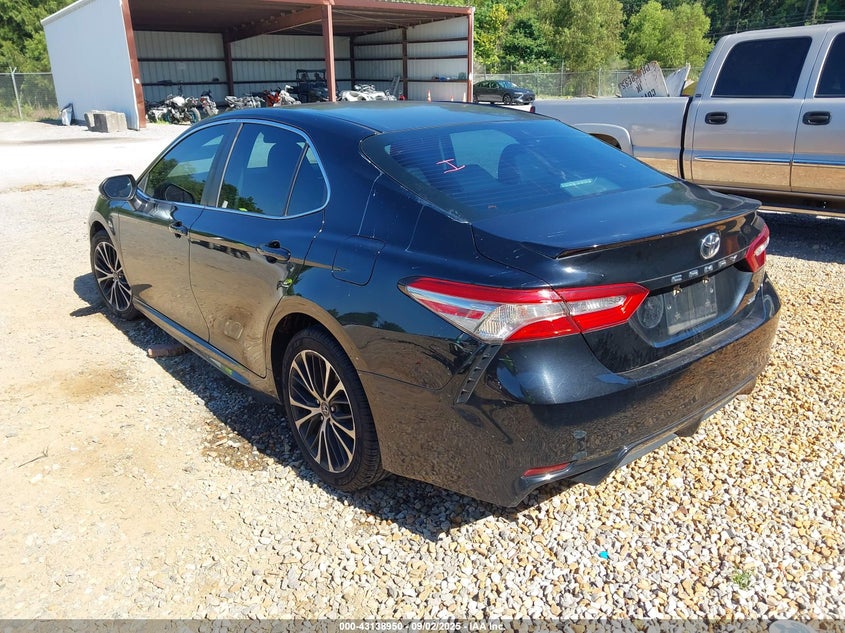 2018 TOYOTA CAMRY SE - 4T1B11HK7JU064530