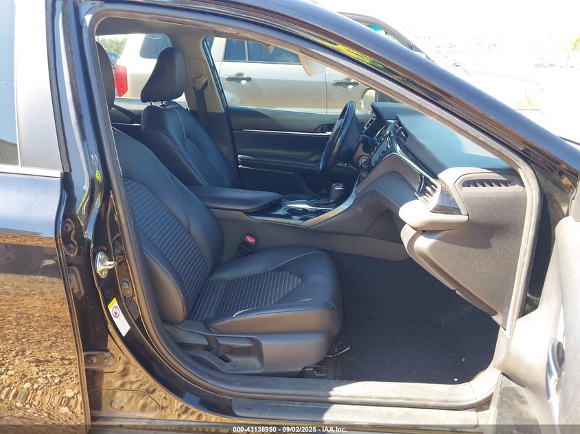 2018 TOYOTA CAMRY SE - 4T1B11HK7JU064530