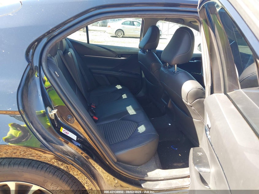 2018 TOYOTA CAMRY SE - 4T1B11HK7JU064530