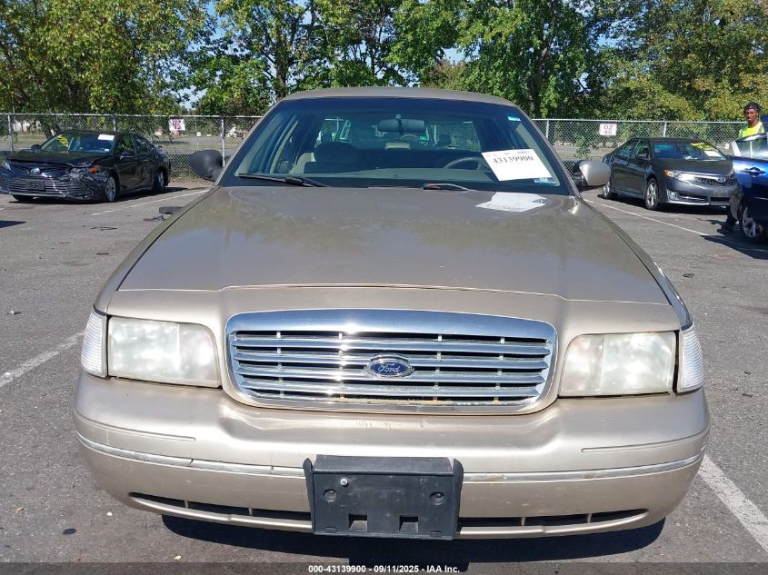 2000 Ford Crown Victoria VIN: 2FAFP73W9YX174182 Lot: 43139900