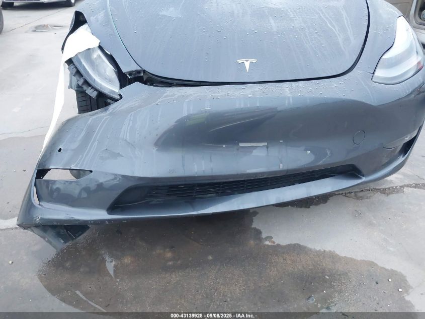 2022 Tesla Model Y Performance Dual Motor All-Wheel Drive VIN: 7SAYGDEF6NF322558 Lot: 43139928