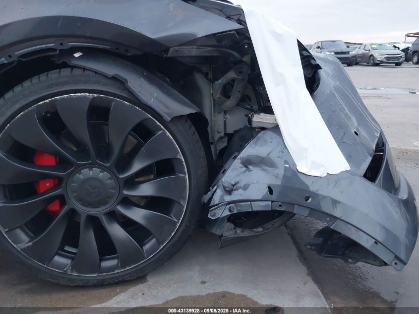 2022 Tesla Model Y Performance Dual Motor All-Wheel Drive VIN: 7SAYGDEF6NF322558 Lot: 43139928