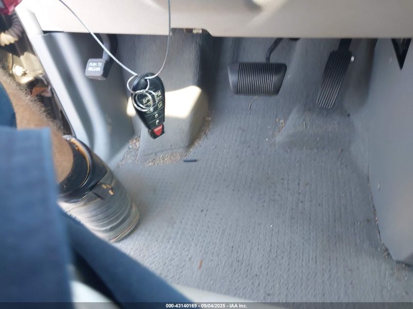 2010 Chrysler Town & Country Limited VIN: 2A4RR6DX2AR217560 Lot: 43140169