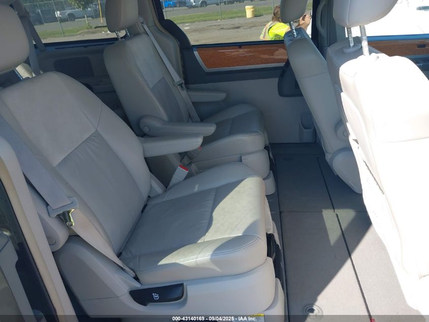 2010 Chrysler Town & Country Limited VIN: 2A4RR6DX2AR217560 Lot: 43140169