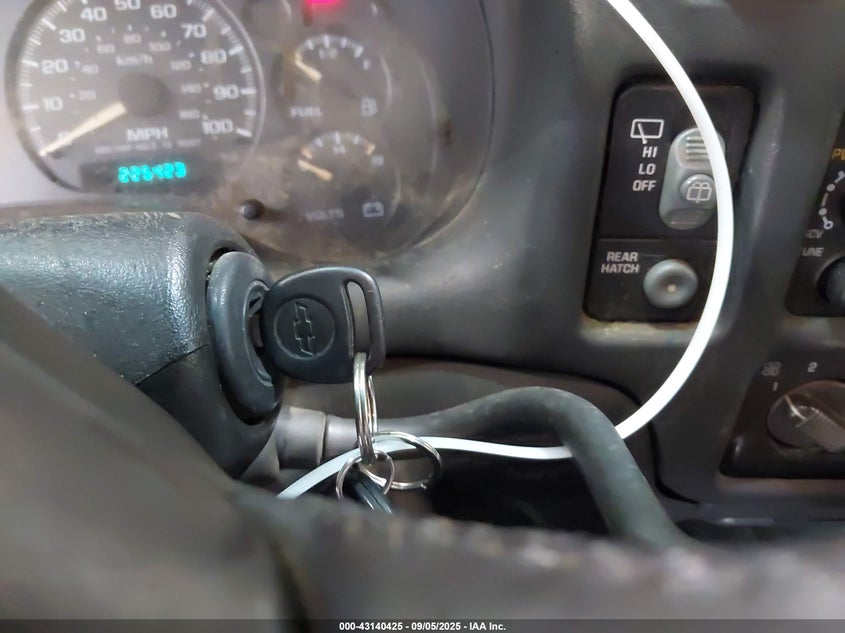 2002 Chevrolet Blazer Ls VIN: 1GNDT13W92K134695 Lot: 43140425