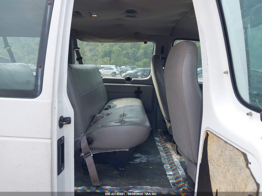 1999 Ford E-350 Super Duty Xl/Xlt VIN: 1FBSS31LXXHA10242 Lot: 43140481