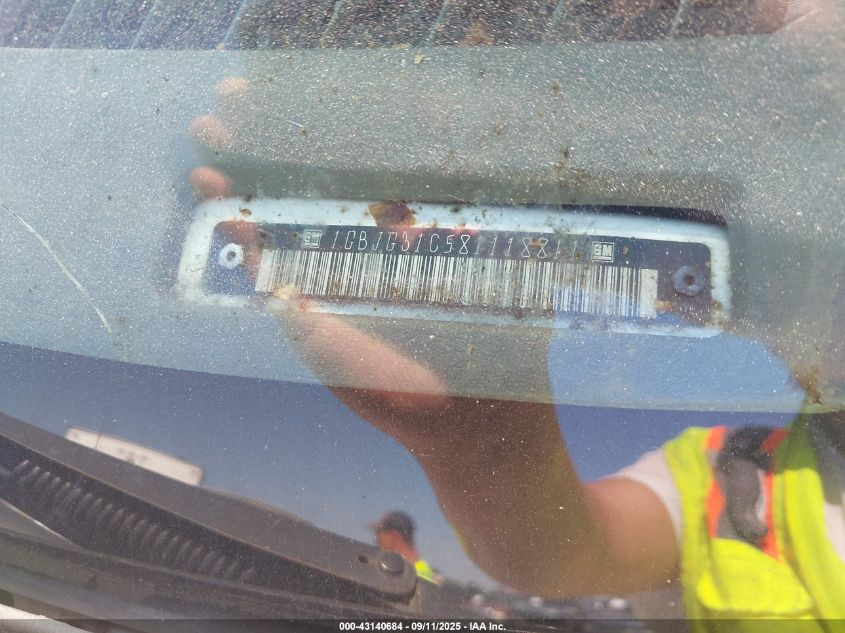 2008 Chevrolet Express Cutaway Work Van VIN: 1GBJG31C581118811 Lot: 43140684