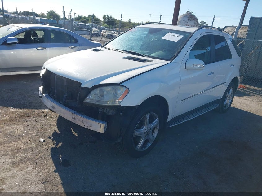 2007 Mercedes-Benz Ml 350 4Matic white suv gasoline 4JGBB86E67A293729 photo #3