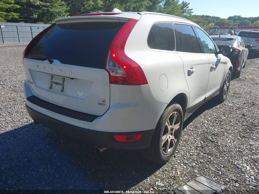 2013 VOLVO XC60 T6 YV4902DZ8D2432869