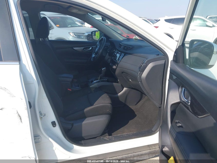 VIN KNMAT2MT6HP610547 2017 NISSAN ROGUE SV